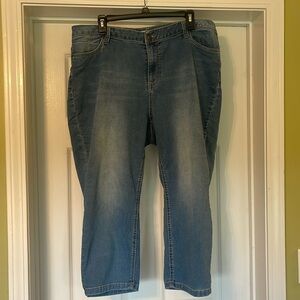 Catherine’s - Jegging - medium wash blue jean cropped - size 1X